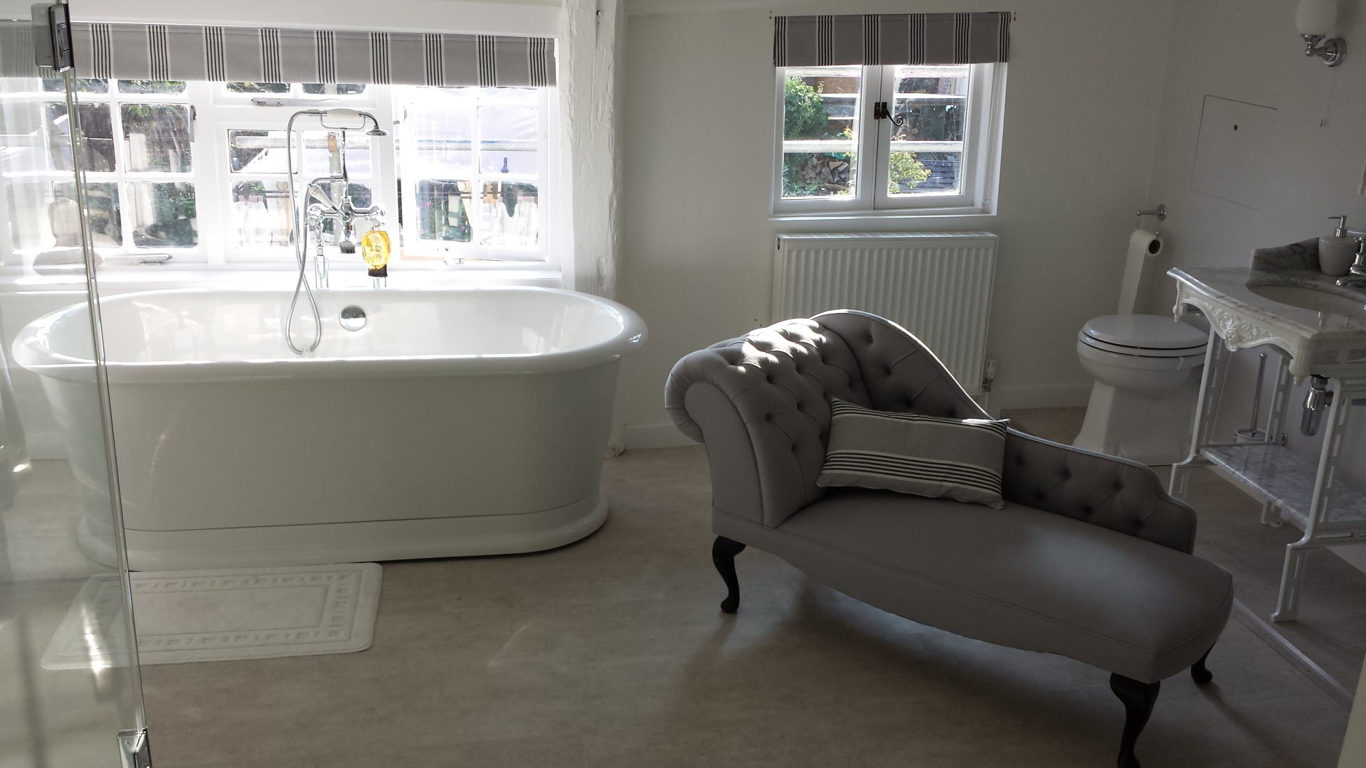 chaise long bathroom roman blind